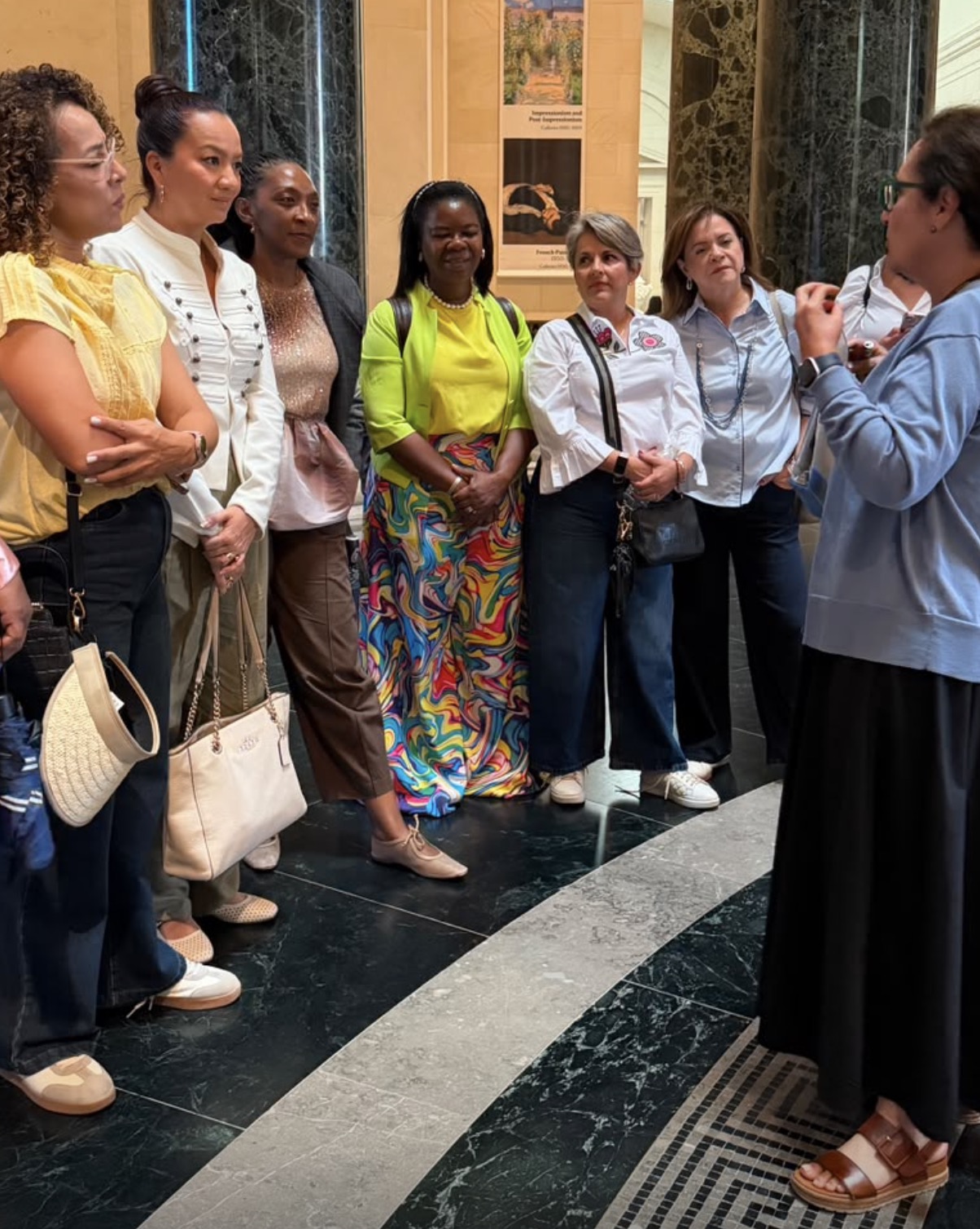 Recorrido de mujeres líderes en la Galería Nacional de Arte